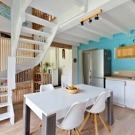 Biarritz 64 Road House * 아르본느