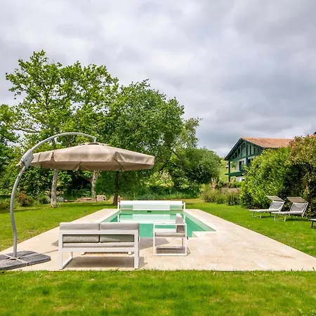 Biarritz 64 Road House * Arbonne